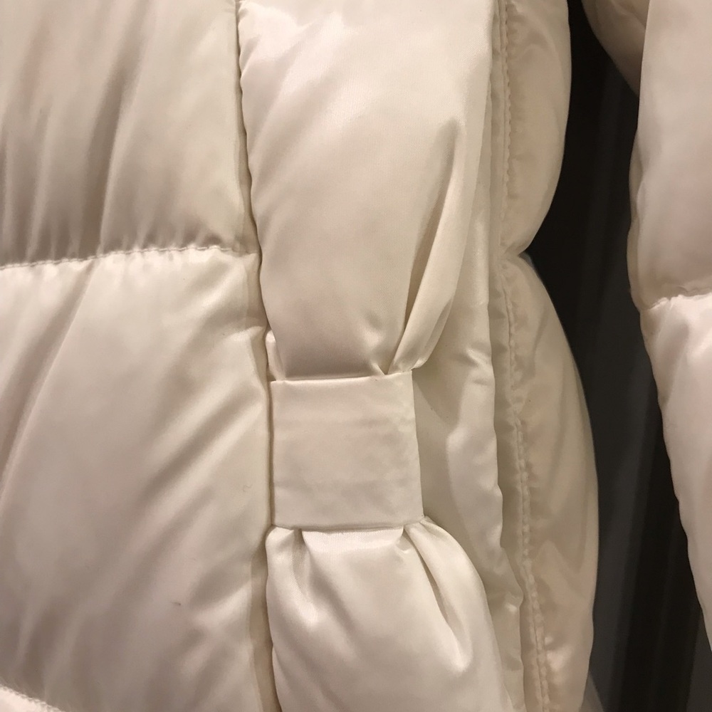 NWT Kate Spade waterproof puffer. Also has hood